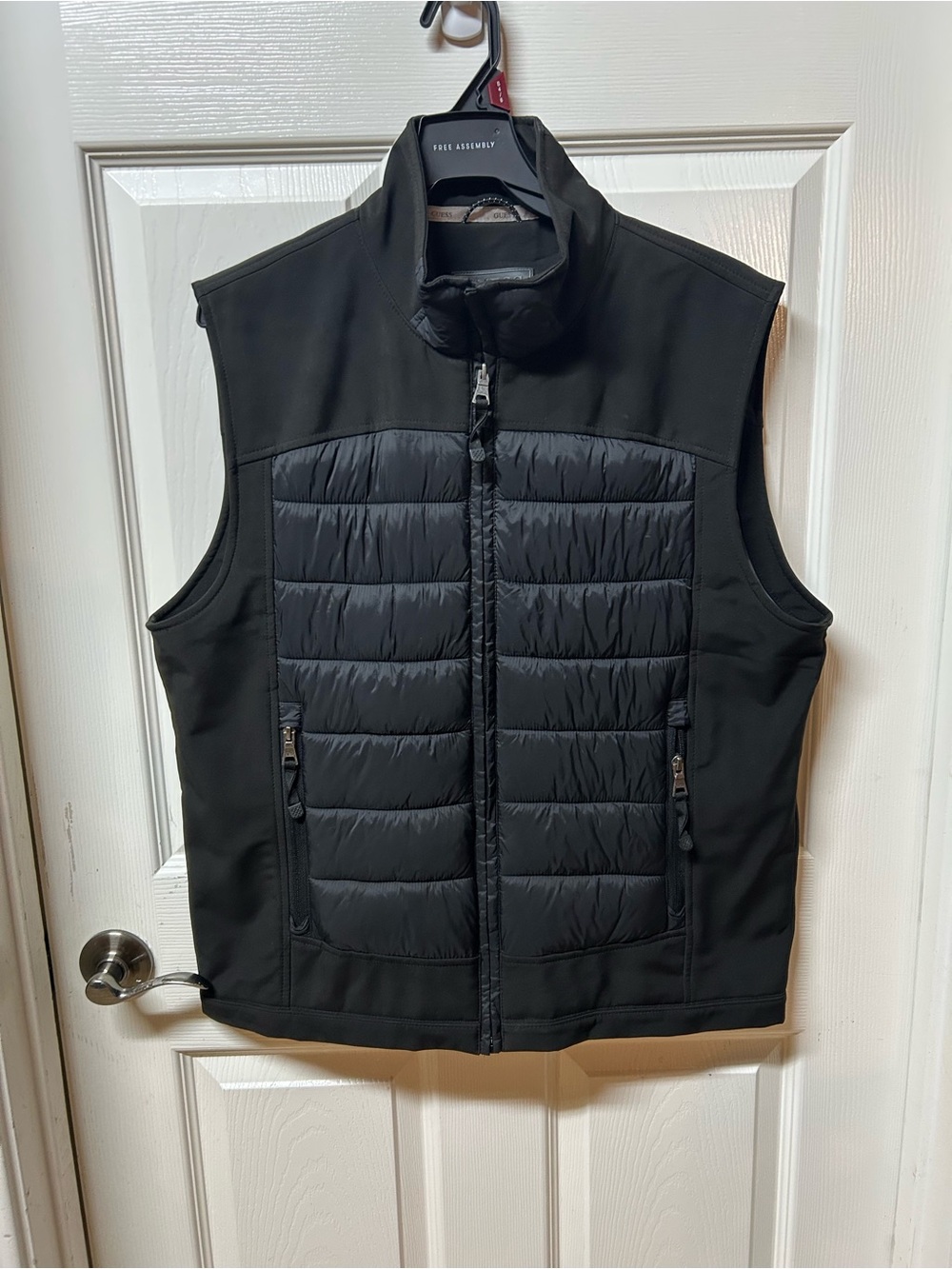 Guess Men's GursBlack Quilted Softshell Vest - Lightweight Layer